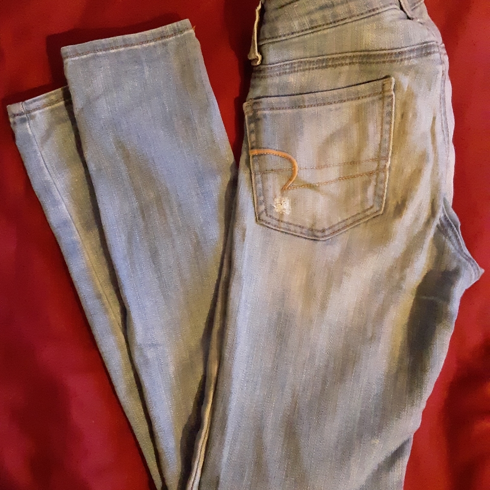 AMERICAN EAGLE Distressed Jeggings